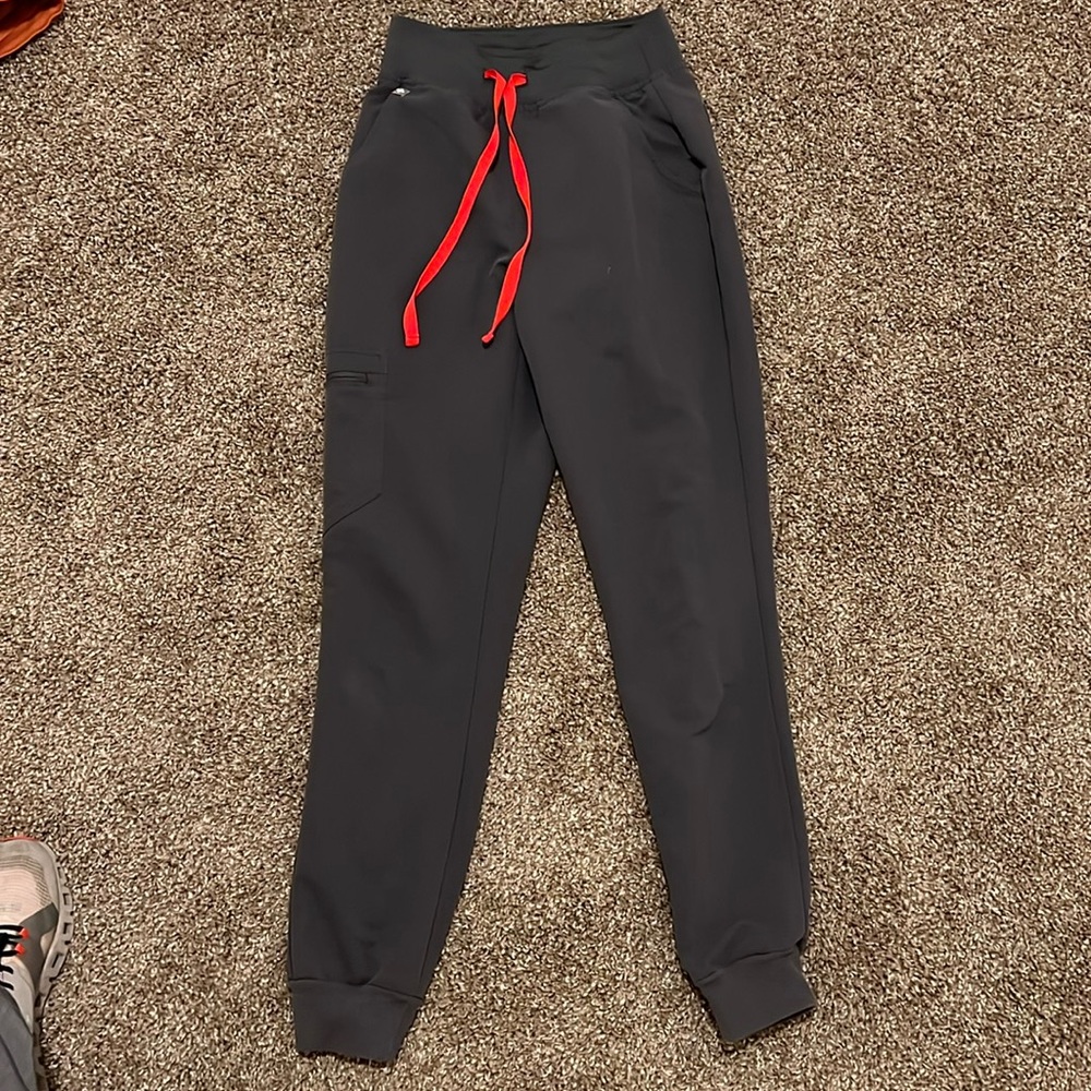 XXS Figs Zamora high waisted Joggers in Charcoal